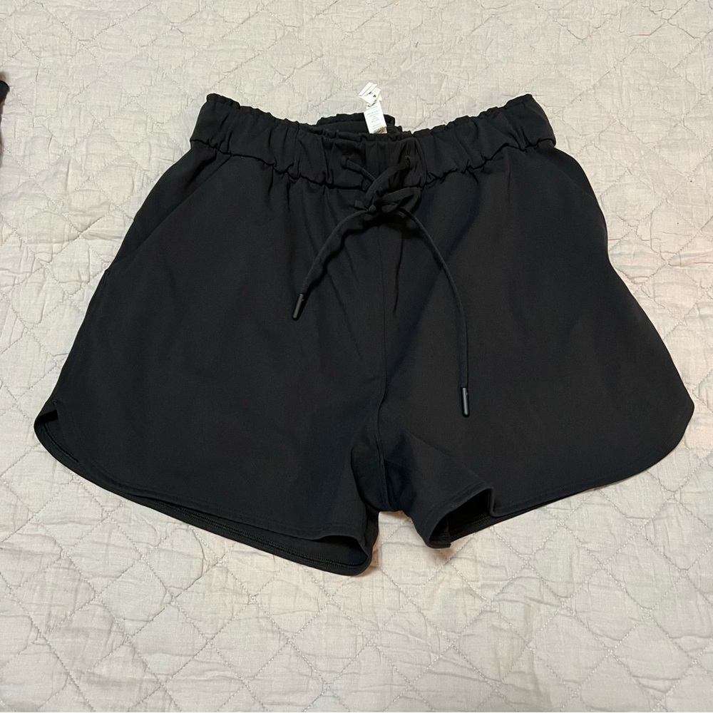 Lululemon Shorts Black Size 8